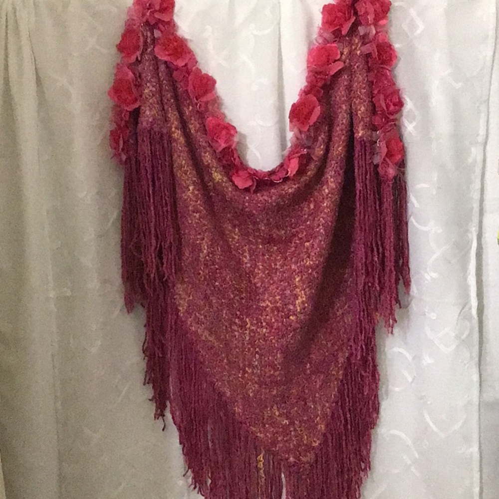 Exquisite One of a Kind Flower Shawl - Picture 4 of 10
